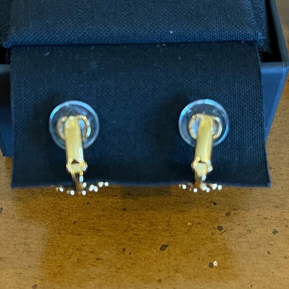 RARE CHANEL 23C Gold & Crystal Earrings – Elegant Statement Piece - Picture 4 of 5